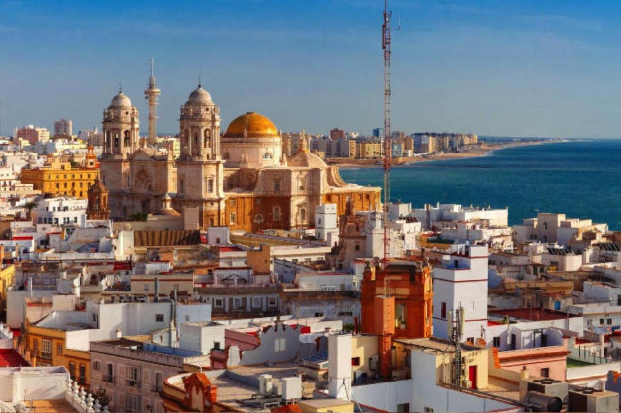 Romantica Vista Al Paseo Maritimo De Cádiz Exterior foto