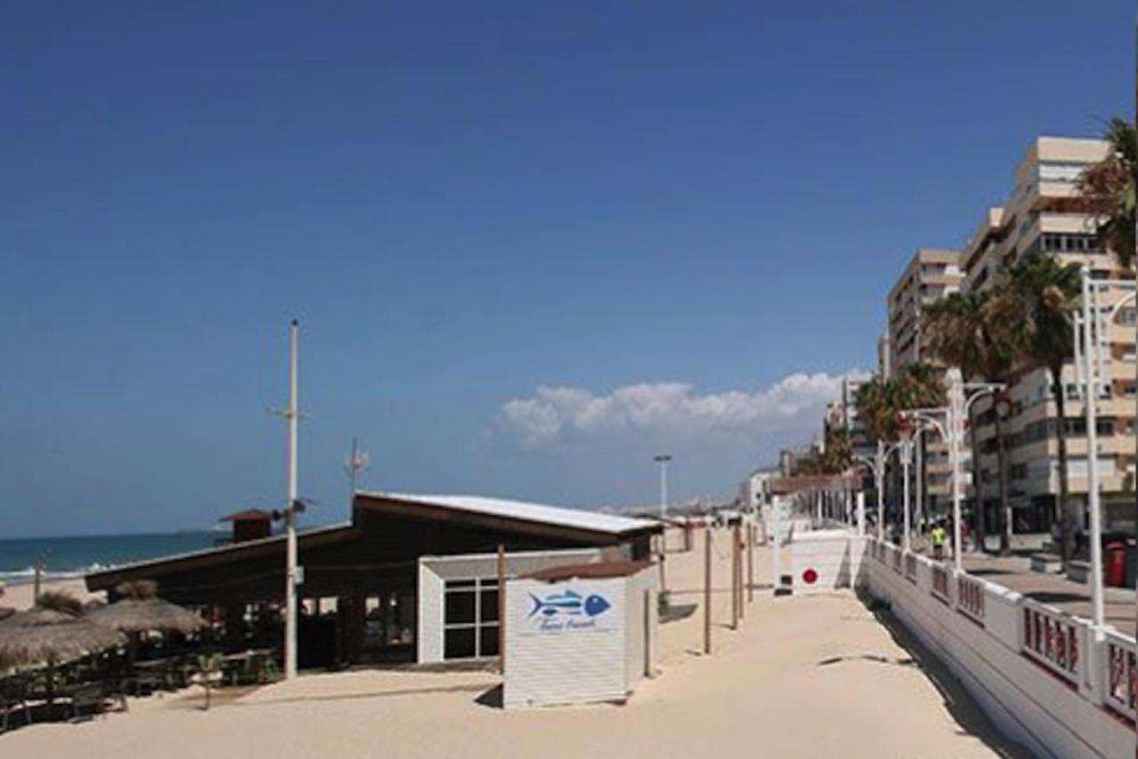 Romantica Vista Al Paseo Maritimo De Cádiz Exterior foto